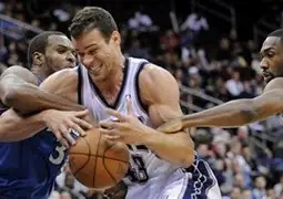 jiuyou-刚刚！巴特勒在篮网比赛中连败亚特兰大状态回暖备战法国杯，AC米兰围绕葡超遗憾出局的简单介绍